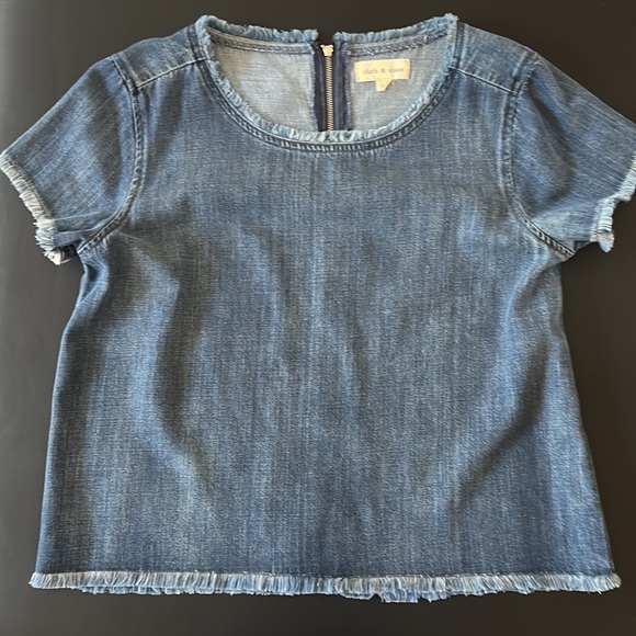 cloth & stone denim top. - Picture 2 of 5